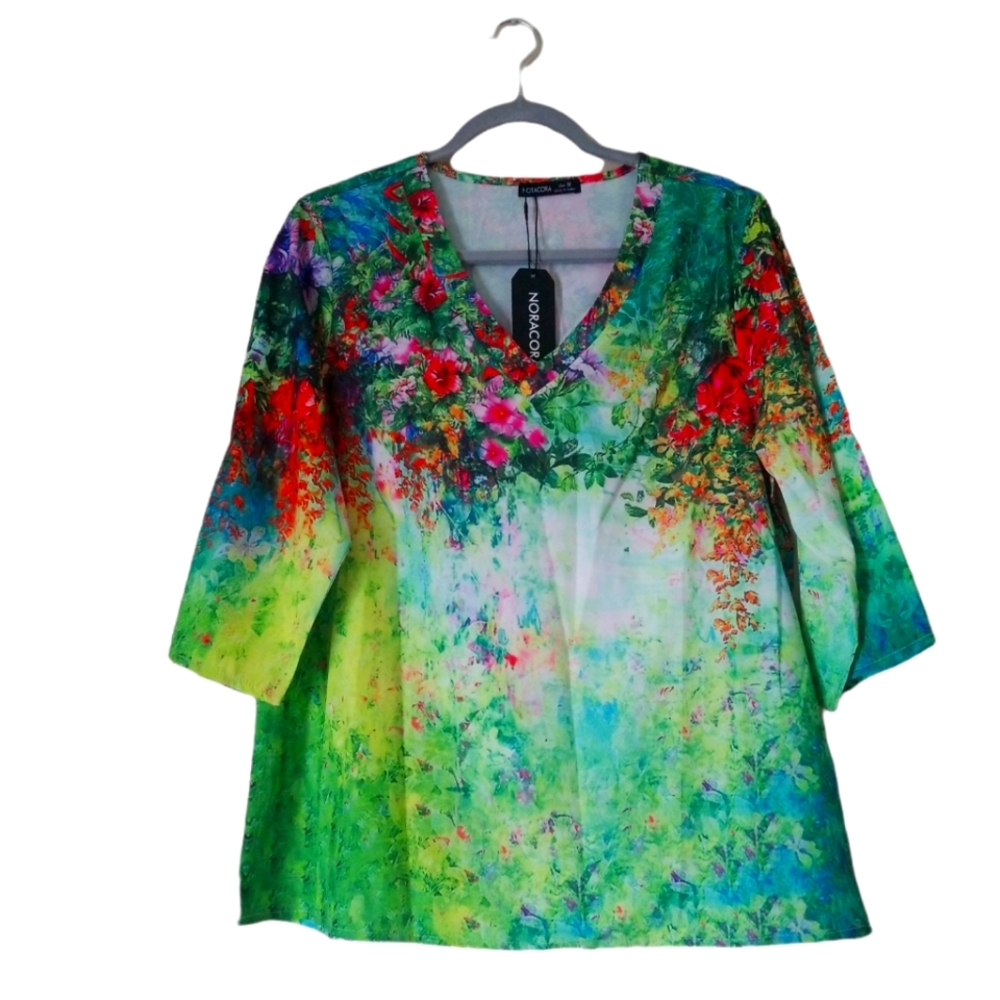 Noracora Colorful floral top